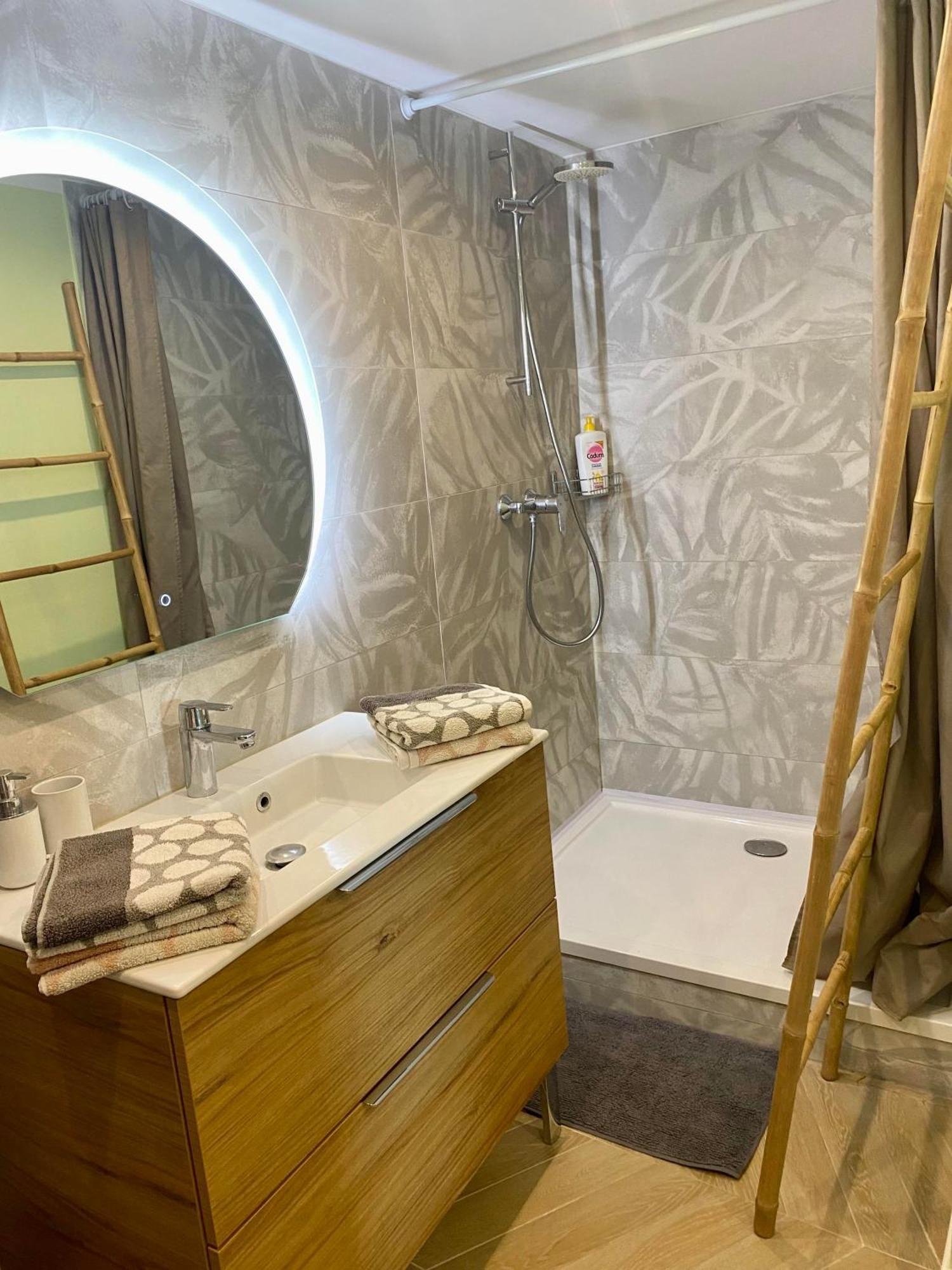Spacieux Duplex, Vue Mer Et Belle Terrasse Hyères Zewnętrze zdjęcie